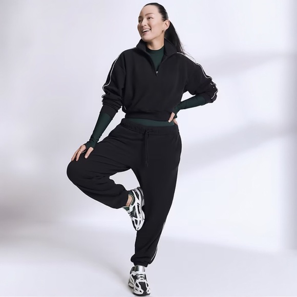 Athleta Tops - NWT Athleta Forever Fleece 1/2 Zip Crop Sweatshirt